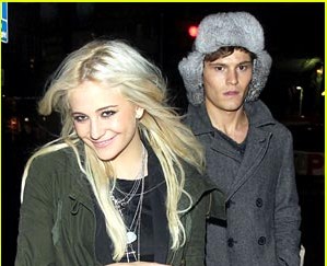 Pixie Lott: Navdušena, ko vidi, da ima nekdo oblečena oblačila iz njene kolekcije