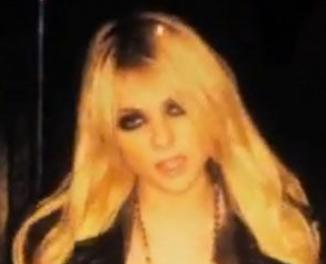 VROČE+VIDEO: Taylor Momsen: V novem videospotu je oblečena samo v modrček!