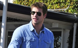 Liam Hemsworth: Sedaj so ga povezovali že z Ashley Tisdale!