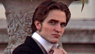 VROČE: Nove slike Roberta iz filma 'Bel Ami'