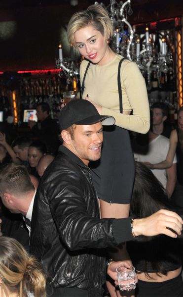 Miley Cyrus: Žura s Kellanom Lutzom!