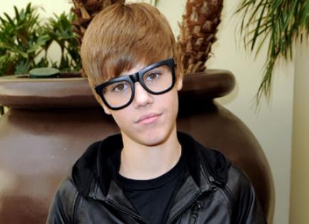 Justin Bieber: Rihanna je navdušena nad njegovimi trebušnimi mišicami!