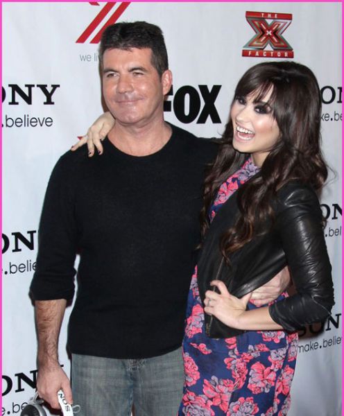 Šok! Demi Lovato: Simon Cowell od nje zahteva da shujša?!