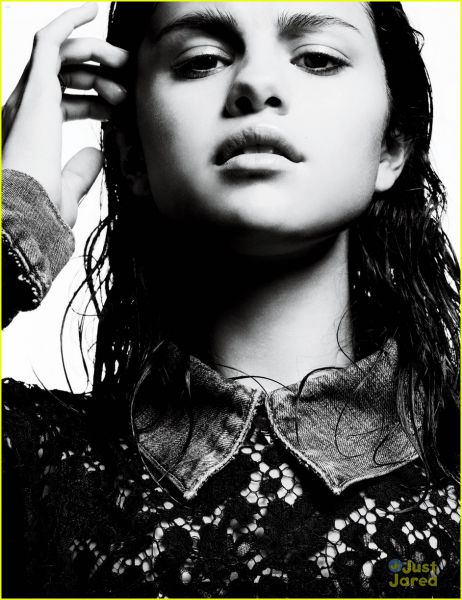 Selena Gomez: Poglej si jo, kako izgleda, ko se ne smeji!