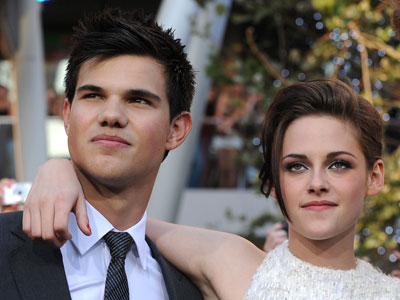 VROČE: Kristen Stewart in Taylor Lautner zaradi nevarnosti cunamija evakuirana!