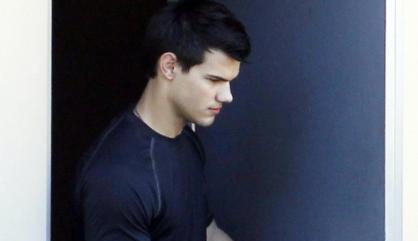 FOTO: Taylor Lautner: Tudi v nedeljo si 'pumpa' mišice