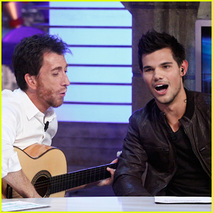 Smešno! Preveri, kako poje Taylor Lautner!