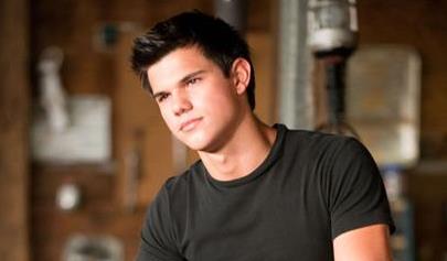 Taylor Lautner: Grozen pevec sem