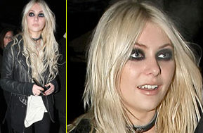 FOTO: Taylor Momsen sredi noči s sončnimi očali