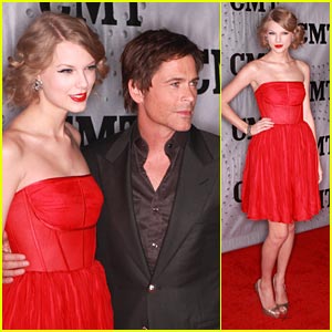 Čestitamo! Taylor Swift: Postala je country glasbenica leta!