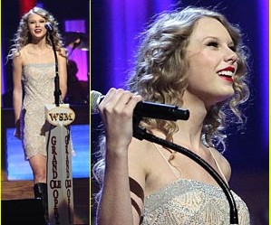 Taylor Swift: Nekdanjemu menedžerju je dolžna milijone!