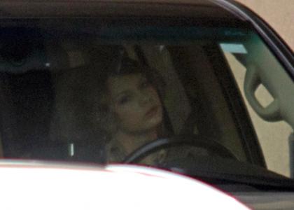 FOTO: Taylor Swift po razpadu zveze z Jakeom Gyllenhaalom povsem osamljena