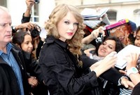 Taylor Swift: Biti slaven ni težko!