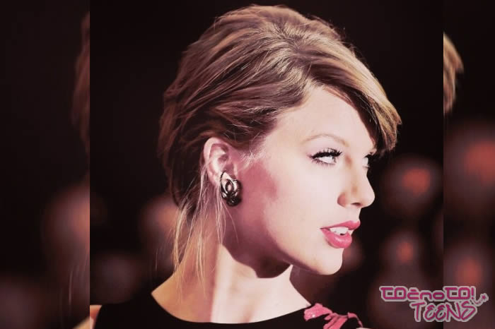 10 najbolj glamuroznih uhanov Taylor Swift!