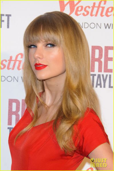 Taylor Swift: Harry iz 1D se grozno poljublja?!