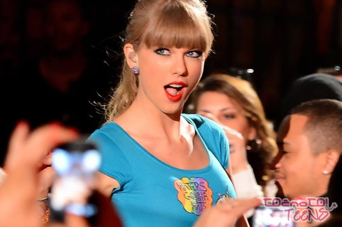 UAU! To je ideja Taylor Swift za novo mobilno aplikacijo!