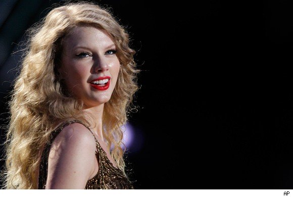 Video: Taylor Swift je priredila pesem Summer of 69!