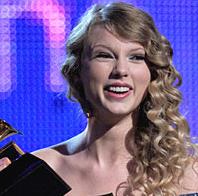 VROČE: Taylor velika zmagovalka Grammyjev