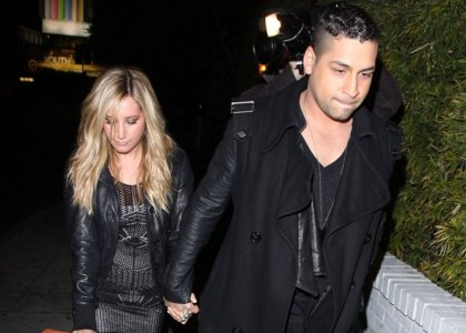 Foto: Le kaj se gre Ashley Tisdale?! Že spet ujeta z novim!