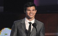 Sanjski pevec Taylor Lautner