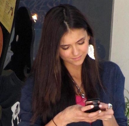 Nina Dobrev: V 'Vampirskih dnevnikih' hoče Sasho Baron Cohena (Bruno)!