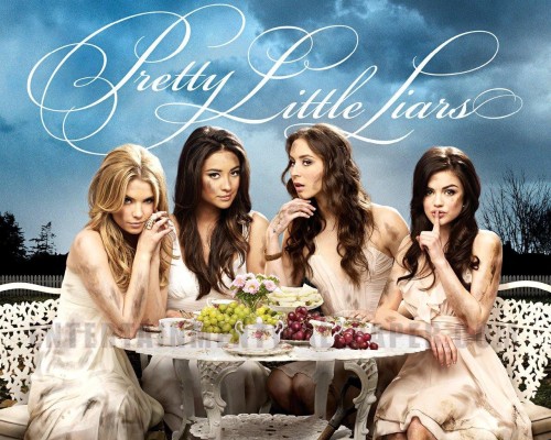 Vroče! Pretty Little Liars: Potrjena je tudi že 5. sezona in pa spinoff!