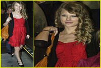 S Taylor v zakulisju Grammyjev