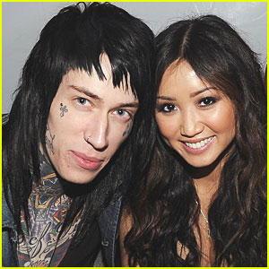 Brenda Song in Trace Cyrus: S poroko se jima nikamor ne mudi!