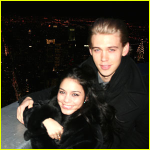 Romantično! Vanessa Hudgens: S fantom se je povzpela na Empire State!