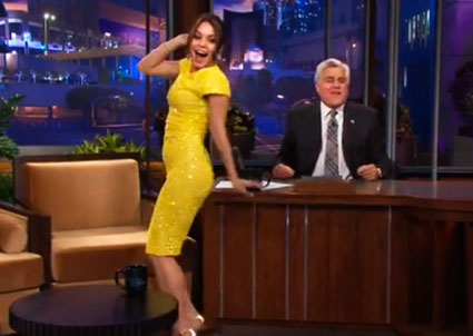 Opa! Vanessa Hudgens: Poglej, kako miga z ritko!