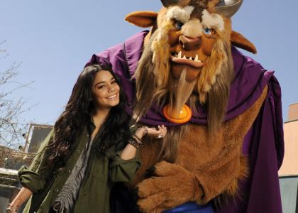 FOTO: Vanessa Hudgens: V Disney Worldu med risanimi junaki neznansko uživala!