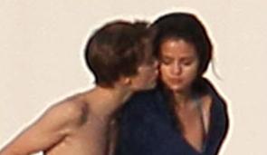 ZASAČENA: Selena in Justin skupaj na romantičnih počitnicah!