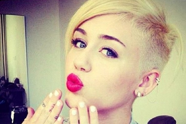 Miley Cyrus: Za probleme v zvezah krivi porniče!