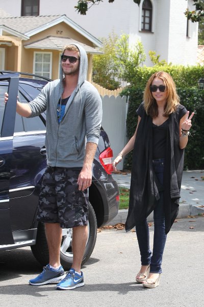 Miley Cyrus je zbolela, zanjo skrbi Liam!