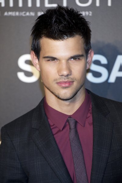 Vroče! Taylor Lautner: Nisem gej!