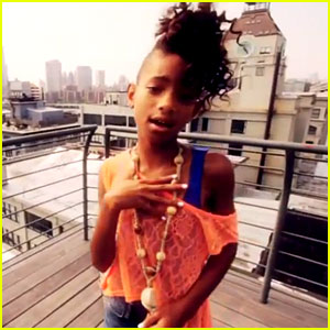 Video: Willow Smith ima nov, zelo kul videospot!