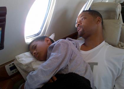 Foto: Willow Smith: Še vedno spi v očkovem naročju!