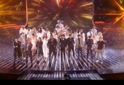 Video: One Direction ponovno na X Factorju, tokrat zapeli z vsemi tekmovalci!