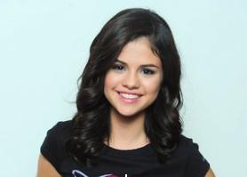 FOTO: Selena Gomez: Za UNICEF je ustvarila majico!