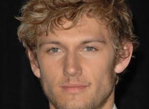 Alex Pettyfer: Razkril je, kako je delati s svojo punco