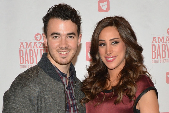 Kevin Jonas: Postal je očka!