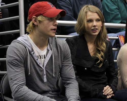 FOTO: Je Taylor Swift novega fanta našla med zasedbo 'Glee'?!
