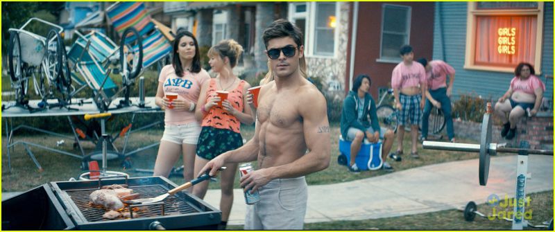 HOT! Zac Efron: Zgoraj brez je videti super!