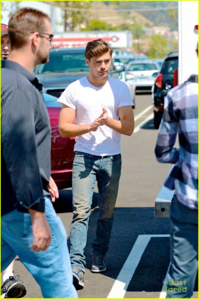 Foto: Zac Efron: Prve fotografije iz snemanja njegovega novega filma!