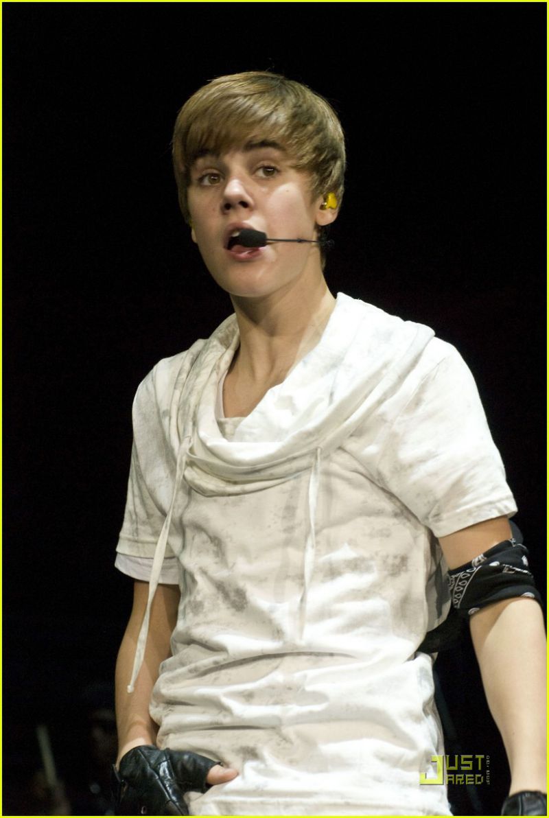 31537_justin-bieber-katy-perry-over-04