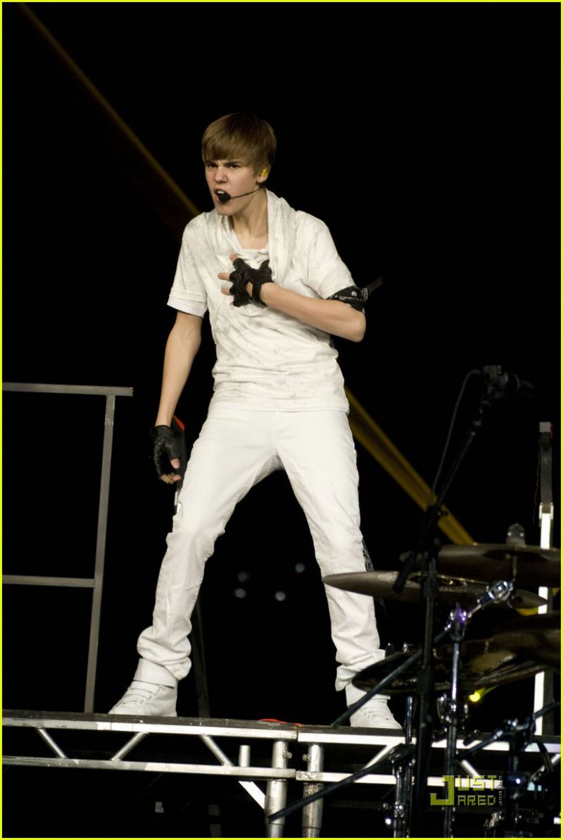 31539_justin-bieber-katy-perry-over-09