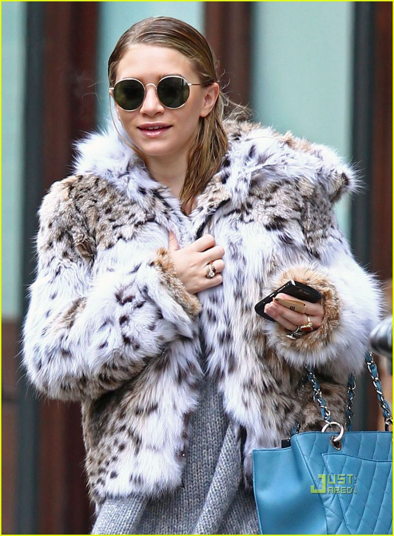 03-24-11 New York City, NYExclusive: Mary-Kate Olsen seen leaving the Greenwich Hotel in Tribeca, New York City, NY...Exclusive Pix by Flynet ©2011818-307-4813  Nicolas310-869-0177  Scott
