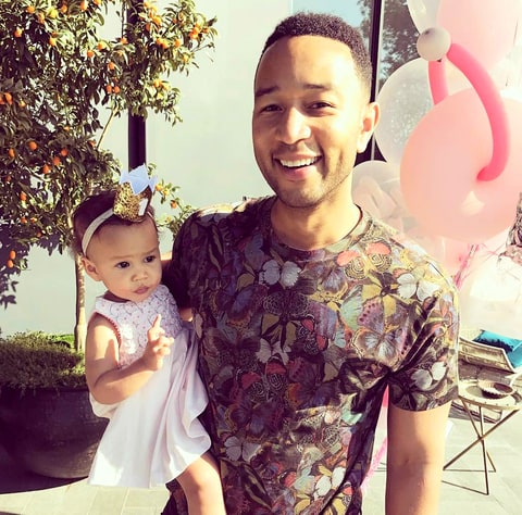 John Legend in Luna