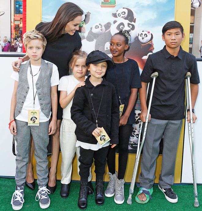 twins-angelina-jolie-brad-pitt-17863b02-d7c8-45ab-b9d7-01818e42d9d8 Angelina Jolie