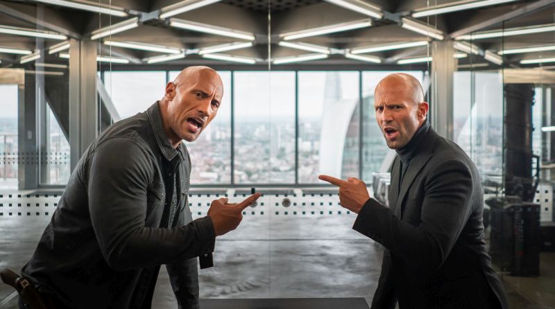 DWAYNE JOHNSON in JASON STATHAM_Hitri in drzni_Hobbs in Shaw(1)